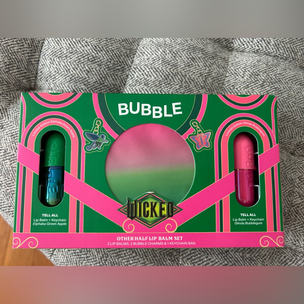 Bubble Wicked lip keychain set- new